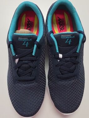 Brand New Womens Skechers Navy/Teal knit GOwalk 4. Tie sneakers. Size 9